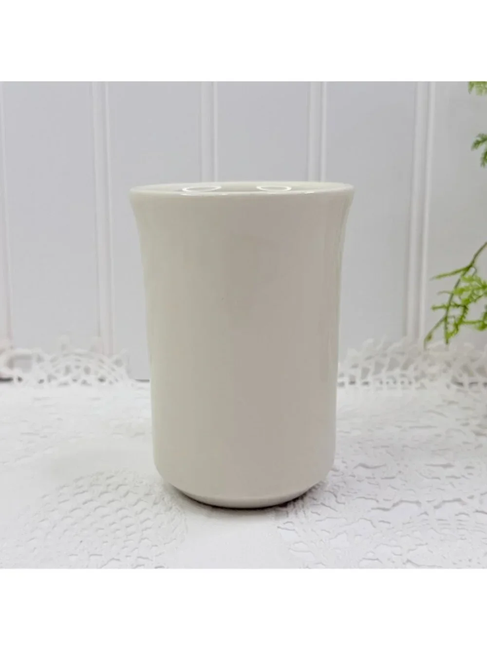 Set of 4 Tuxton Bistro Ceramic Coffee Mugs 9 oz Eggshell Restaurant Diner Cup